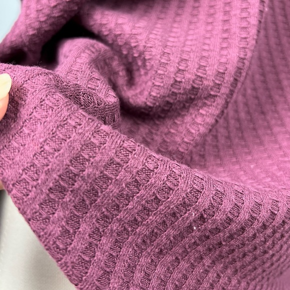 CHASER - Long sleeve Plum Waffle weave Button Cuff Shirt Small Burgundy Thermal - Picture 4 of 13